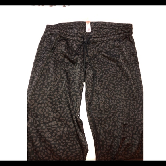 La Senza Silk pyjamas - Picture 1 of 5